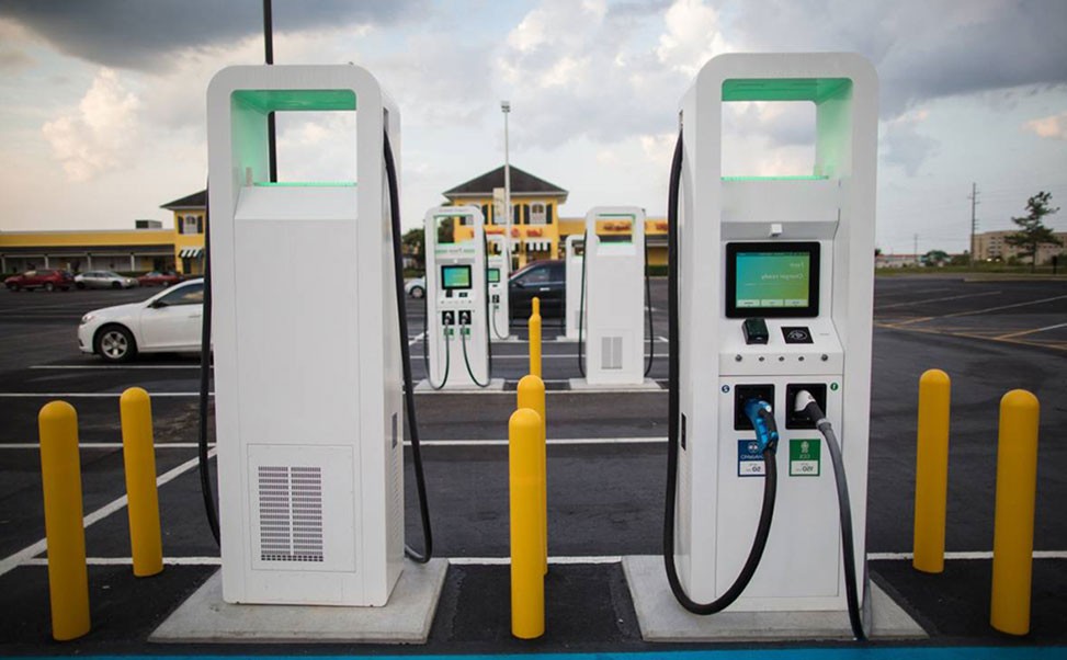 康普利汽車(chē)充電樁怎么兼顧性能和價(jià)格的平衡點(diǎn)